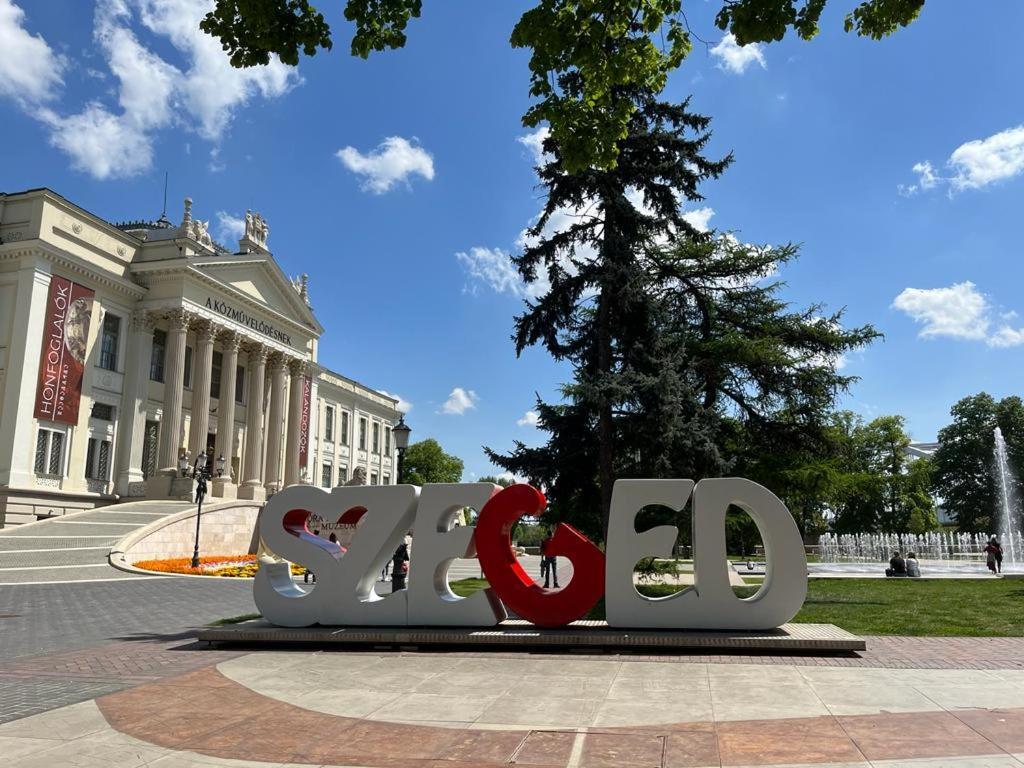 University City Life Bestern Szeged Bagian luar foto